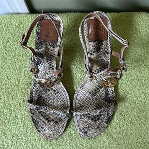 Tory Burch Snakeskin Pattern Ooen Toe Sandals Heels